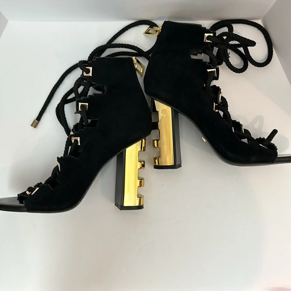 KAT MACONIE Betsy Suede Black Sandals Gold Heels Lace Up women’s size 5.5